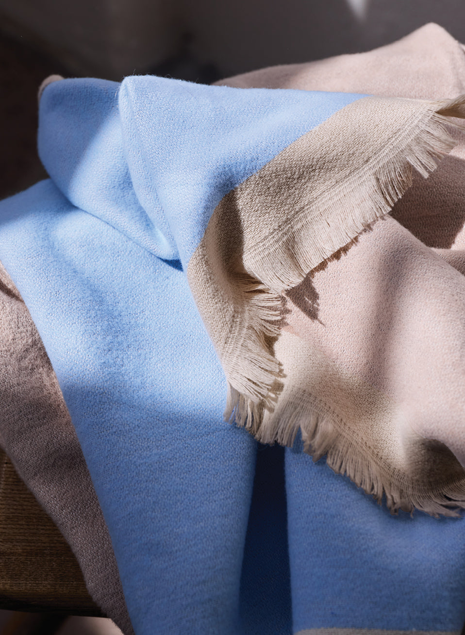 DUET throw, Latte