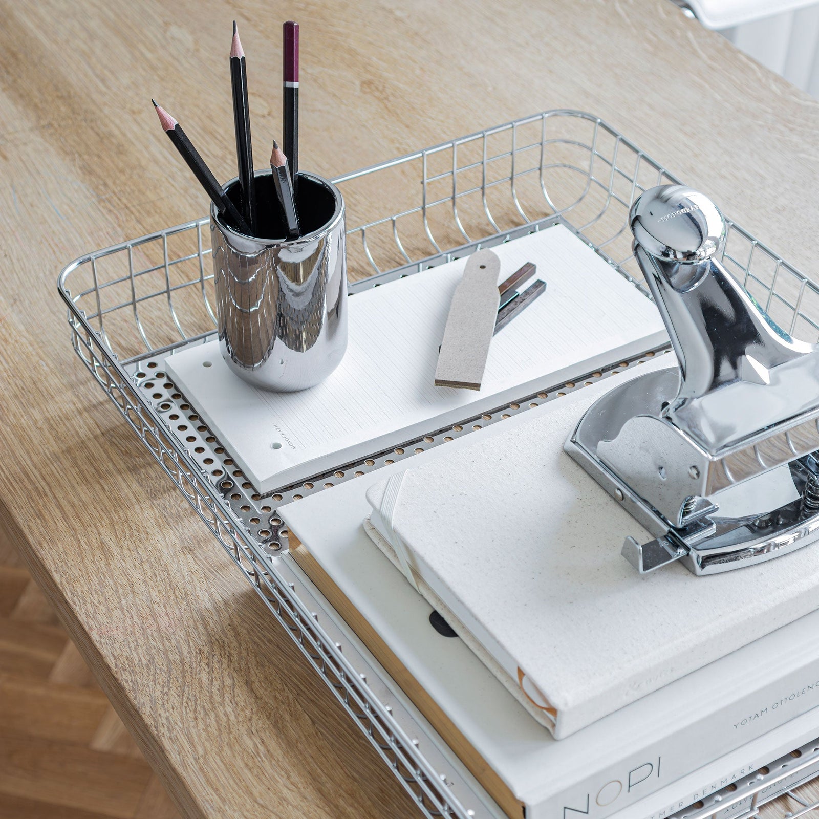 LIFT tray, Chrome – Mette Ditmer - International