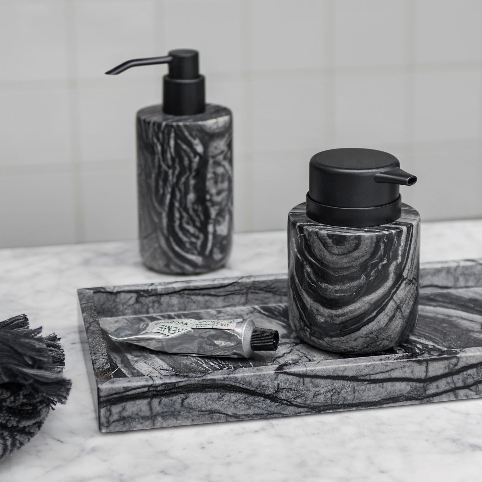 MARBLE deco tray, Black / Grey – Mette Ditmer - International