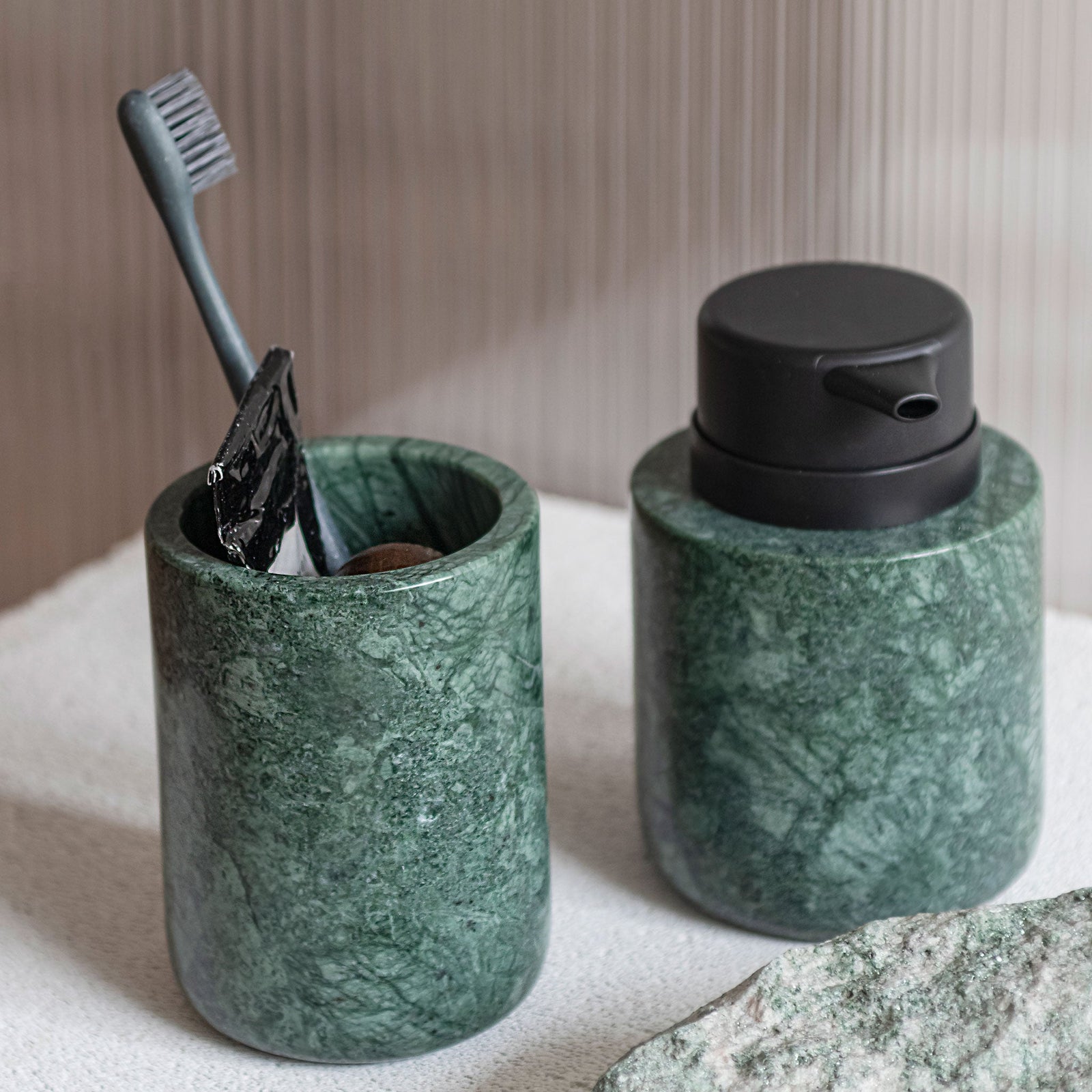 [ボックス付]Marlen Journal Water Green M/18K MARBLE low dispenser, Dark forest – Mette Ditmer - International