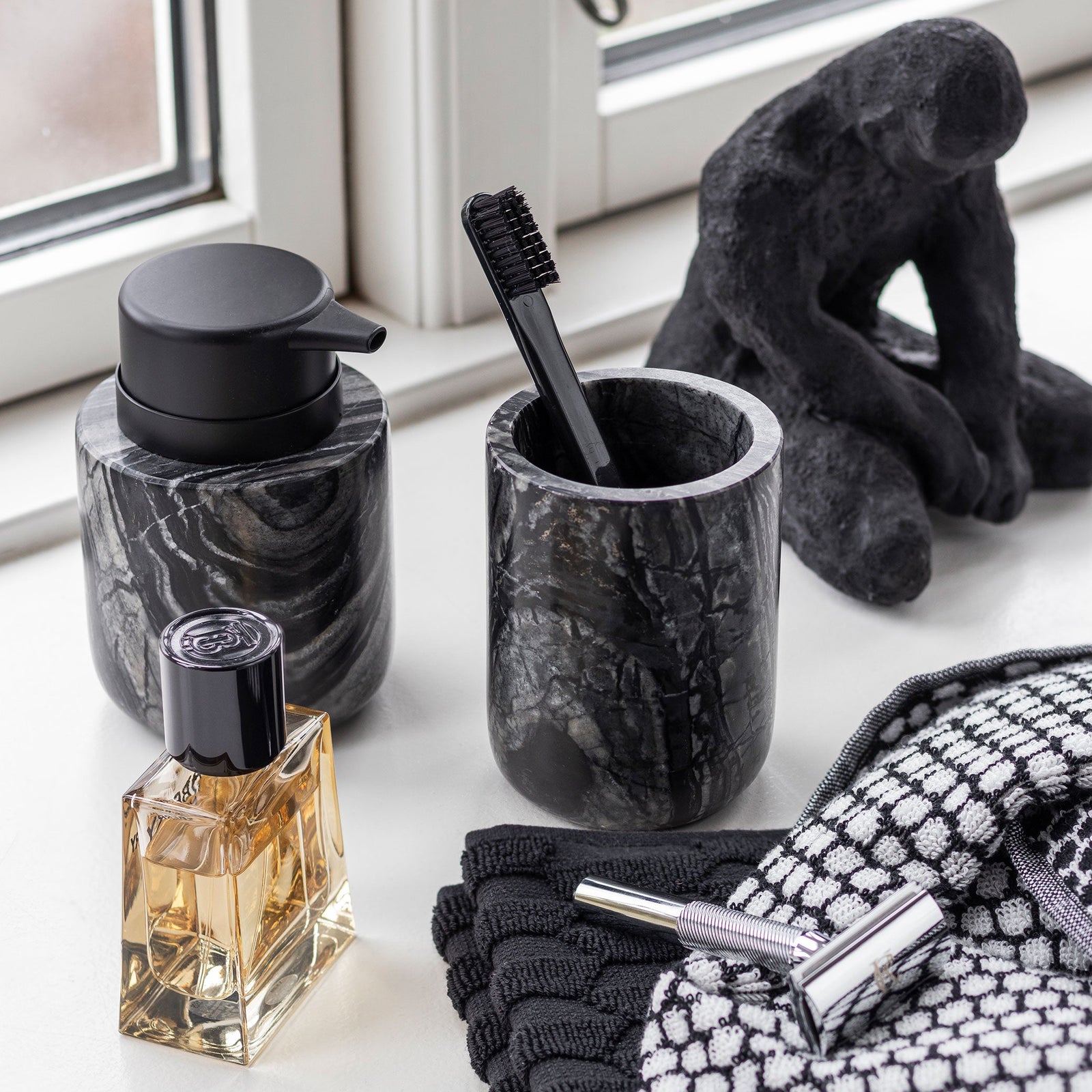 MARBLE toothbrush holder, Black / Grey – Mette Ditmer - International