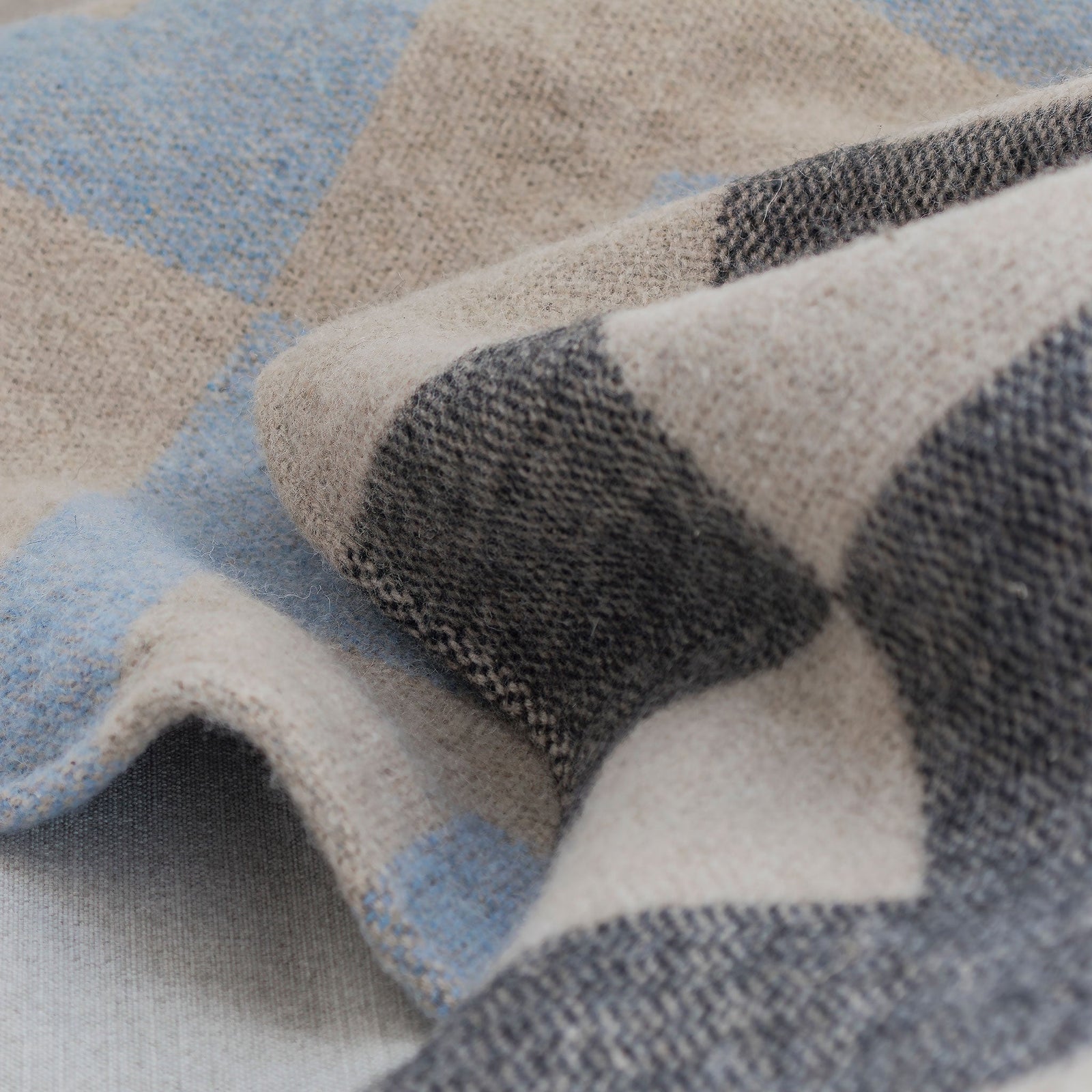 MAZTHR70_11_1600x.jpg?v=1718358067