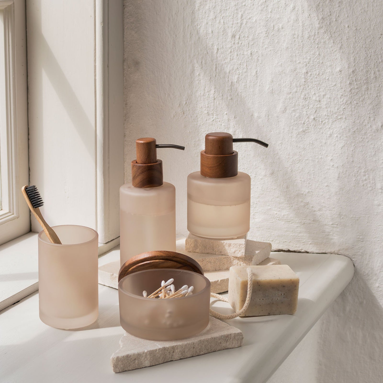 MODEST low dispenser, Kit – Mette Ditmer - International