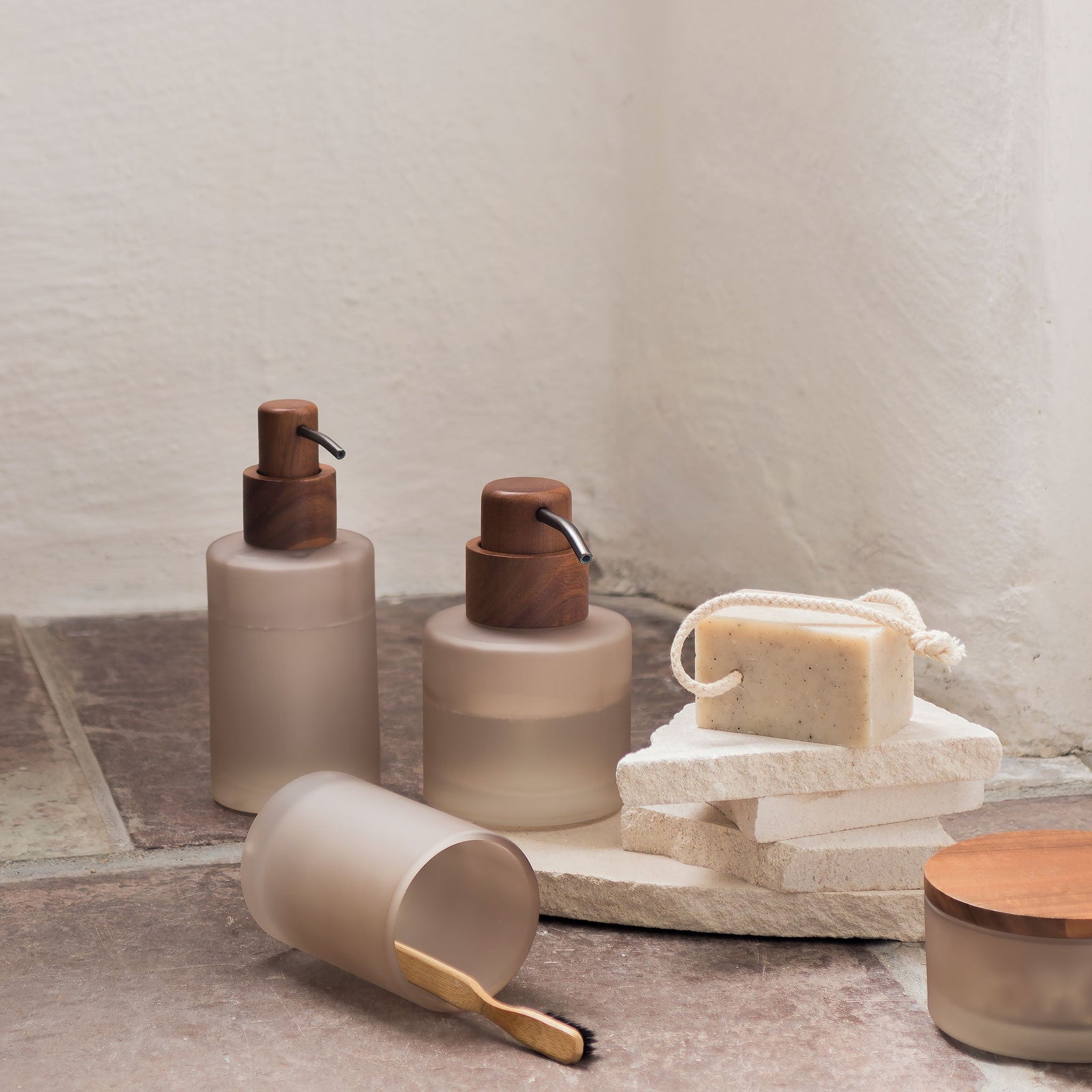 MODEST toothbrush holder, Kit – Mette Ditmer - International