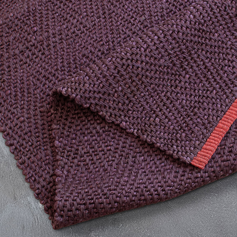 NOTES runner, large, Wine