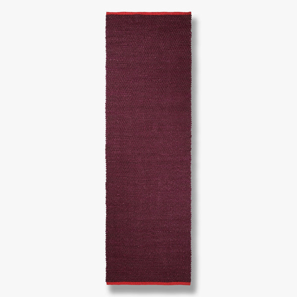 NOTES runner, large, Wine