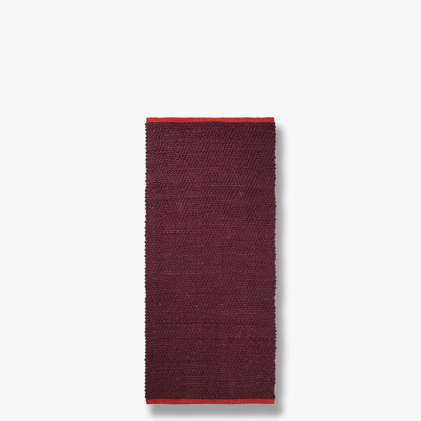 NOTES runner, small, Wine