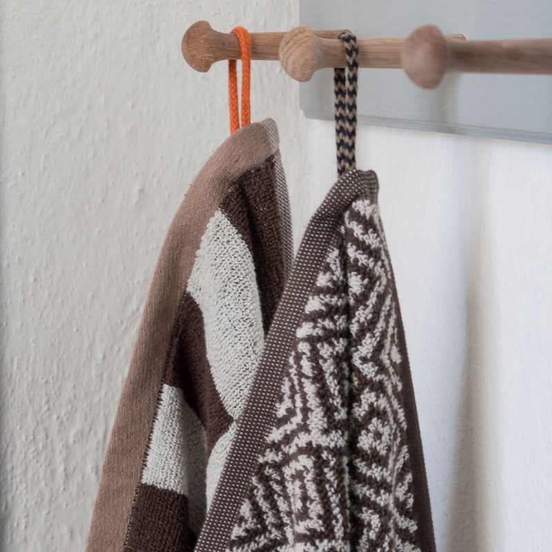 MOROCCO towel, Chocolate / Off-white