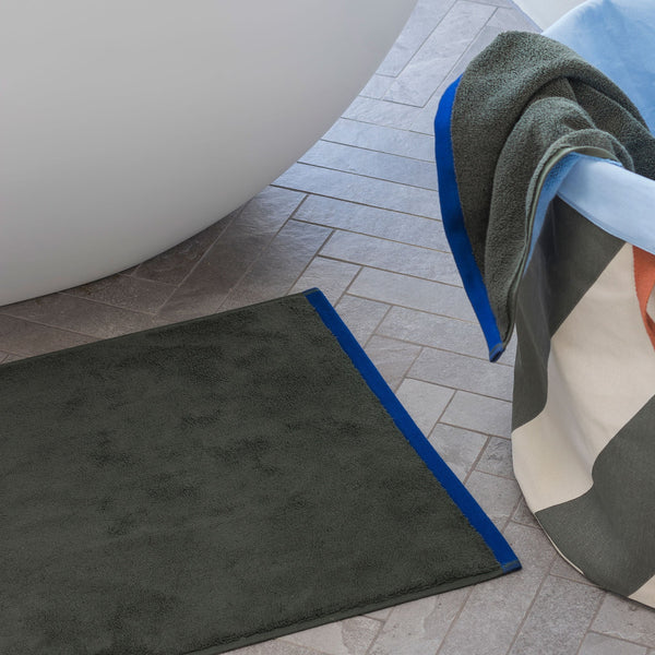 SOFT bath mat, Dark olive / Light blue