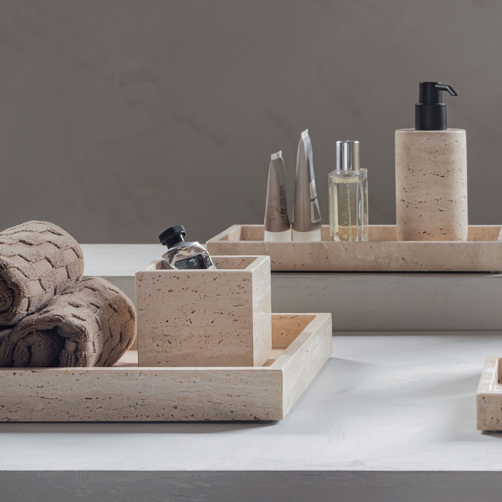 TRAVERTINE cube, Linen – Mette Ditmer - International