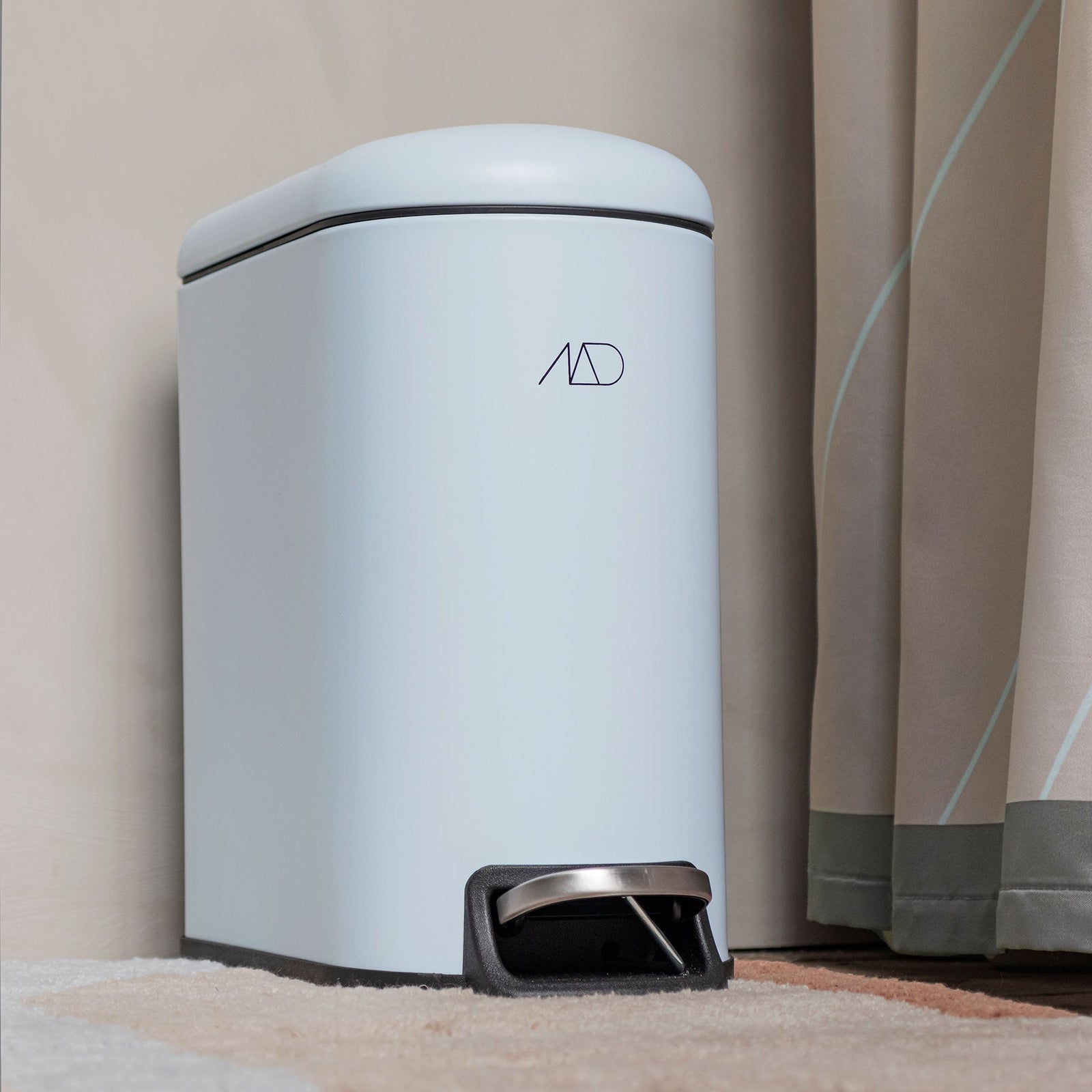 MINI-WALTHER Pedal Bin, Light Blue | Small Bin | Mette Ditmer – Mette Ditmer