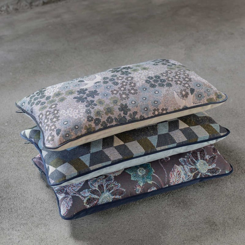 ATELIER Cushion, Shimmering blooms / Sand
