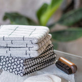 TILE STONE Fingertip towels, black/off-white, 3-pack